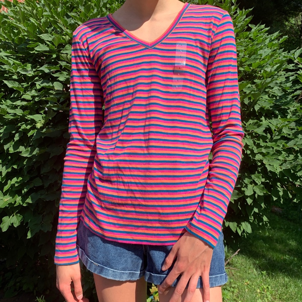 GAP long sleeve V neck top